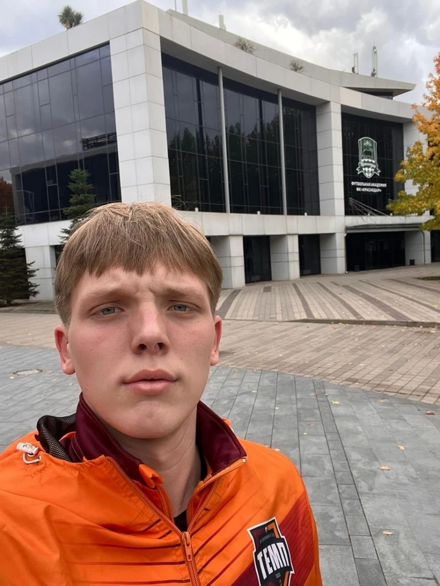 Вратарь команды «Темп» Степан Масальских