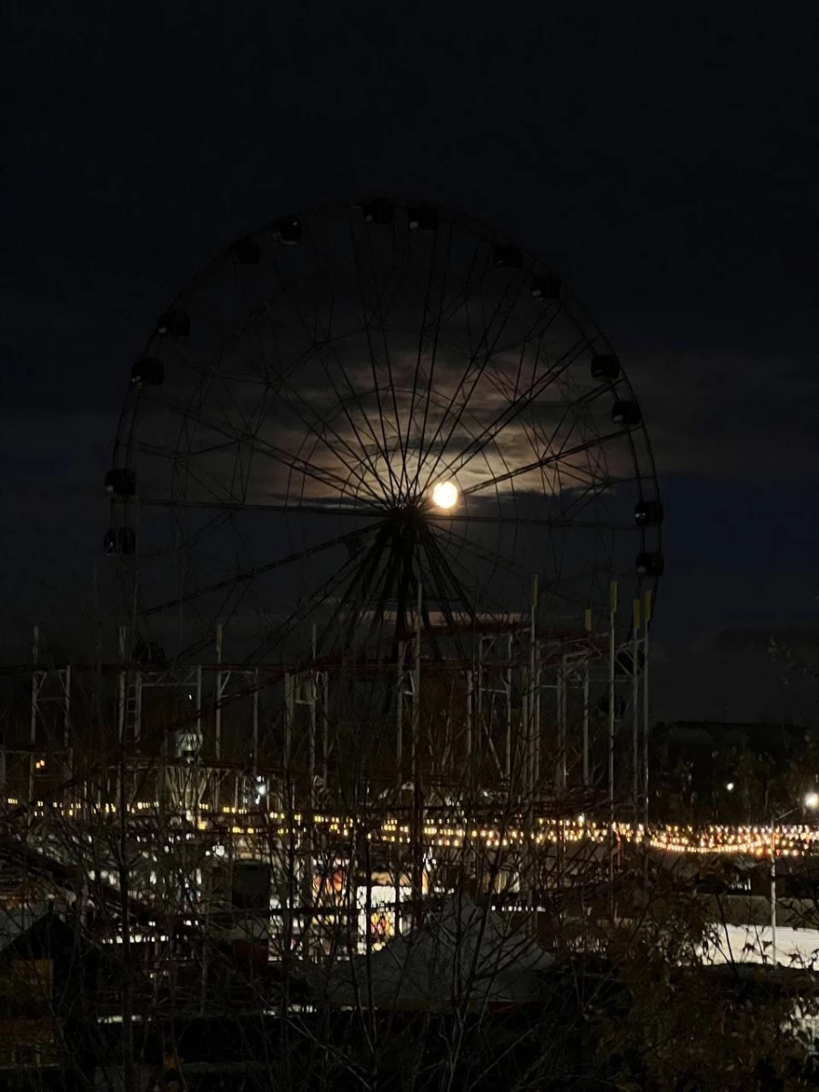 Суперколесо в лунных лучах