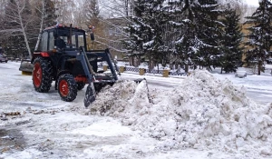 Уборка снега в Барнауле