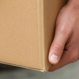 Разнорабочий. Руки. Грузчик. Физический труд.