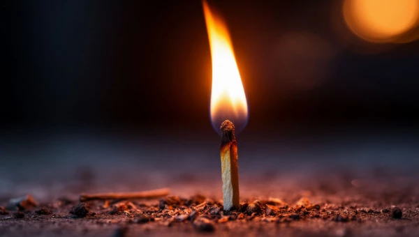 Огонь. Спичка. Пожар.