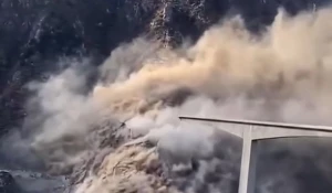 Мост в Китае рухнул.