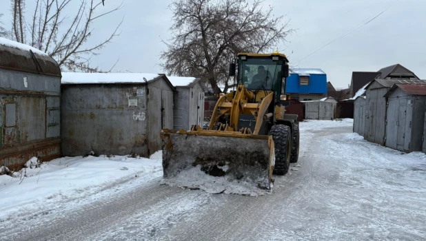 Обработка улиц от гололеда в Барнауле