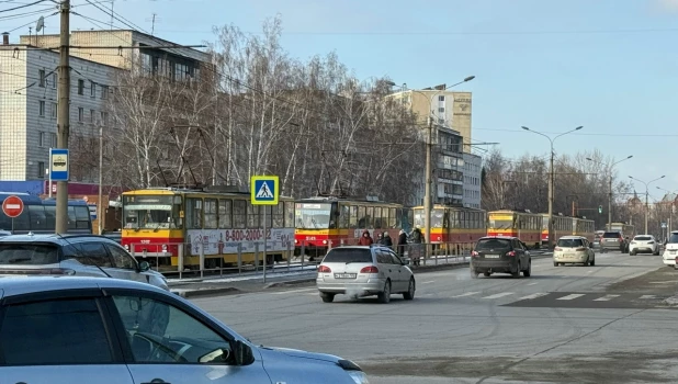 Трамвайная пробка в Барнауле