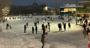 Каток в парке «Изумрудный».