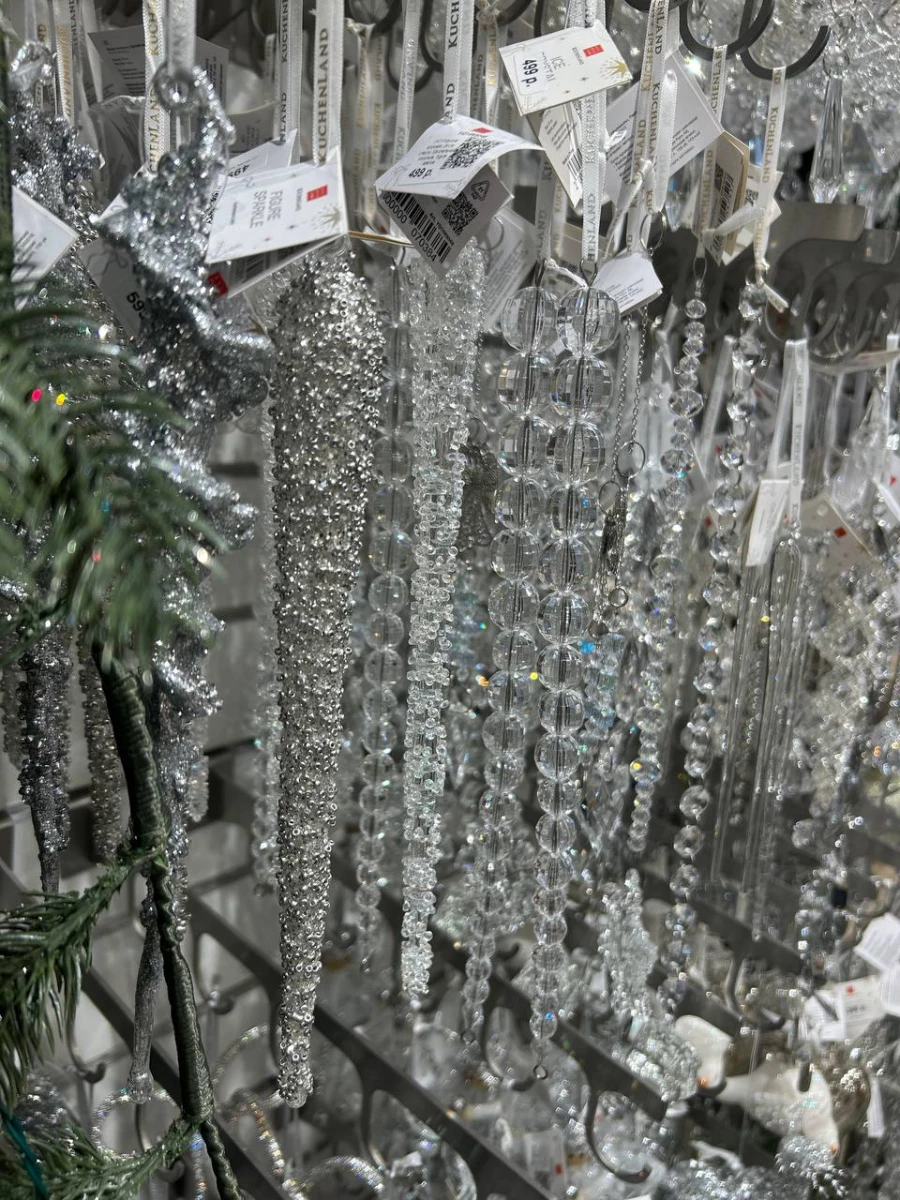 Новогодние игрушки в магазине «KÜCHENLAND HOME».