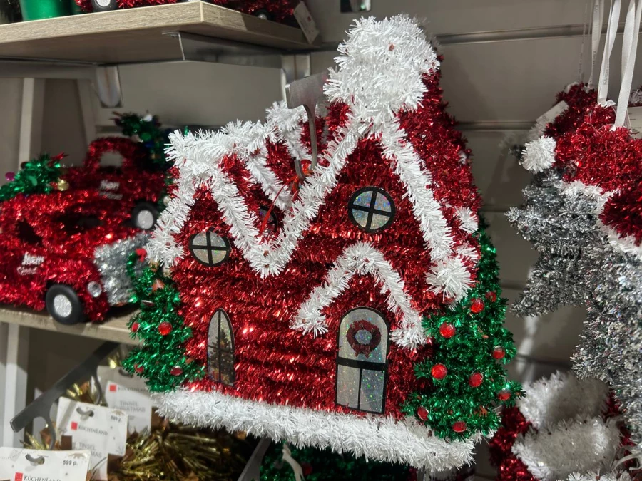 Новогодние игрушки в магазине «KÜCHENLAND HOME».