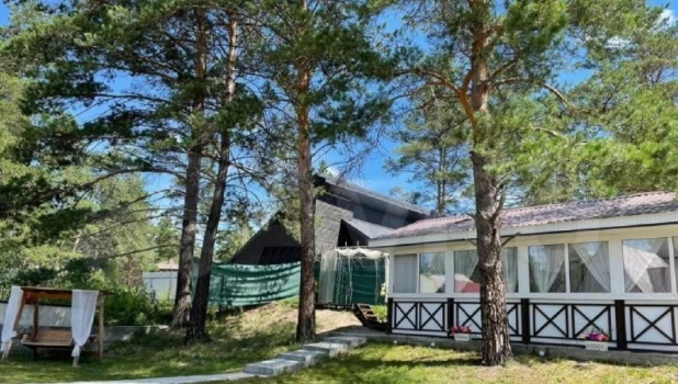 Коттедж с детской площадкой в Ленточном бору