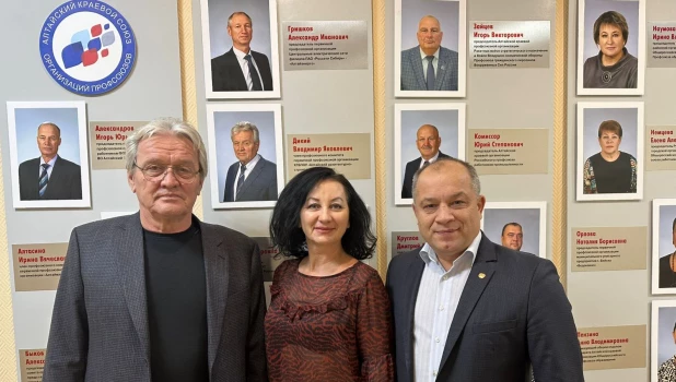 Владимир Яковлевич Дикий, Кузьменко Елена Геннадьевна, Андрей Александрович Замороко.