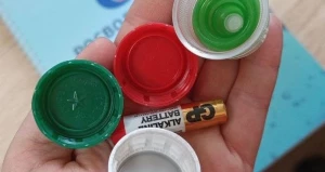 Пластиковые крышки.