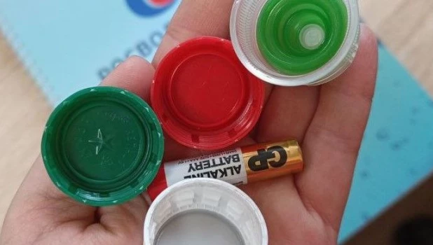 Пластиковые крышки.