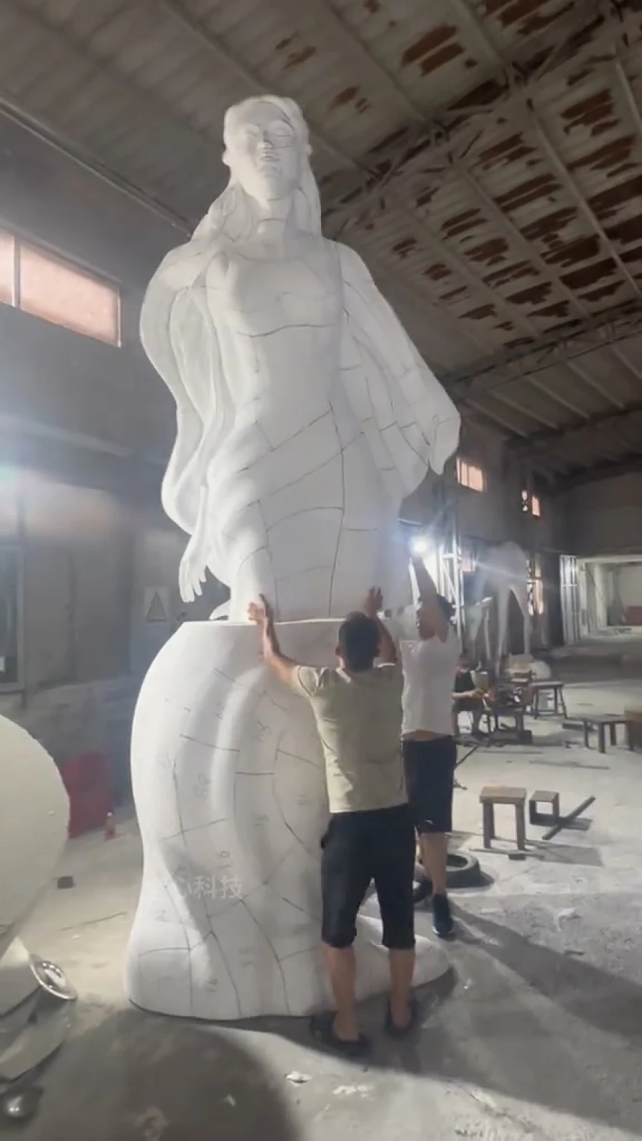 Изготовление скульптуры.