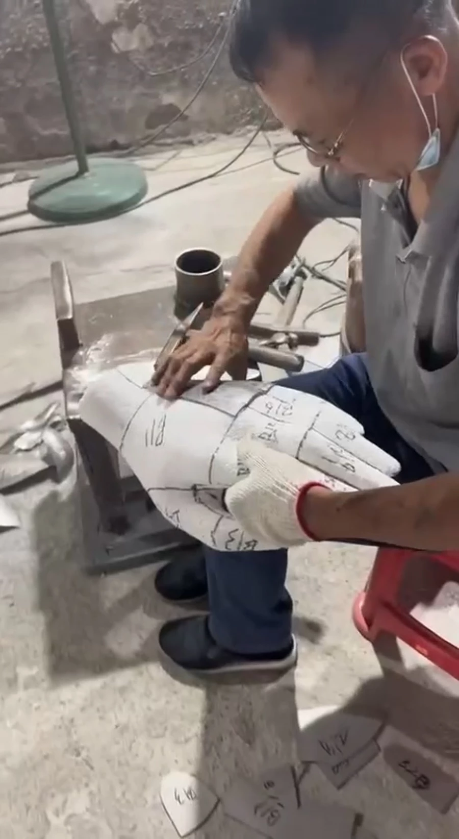 Изготовление скульптуры.