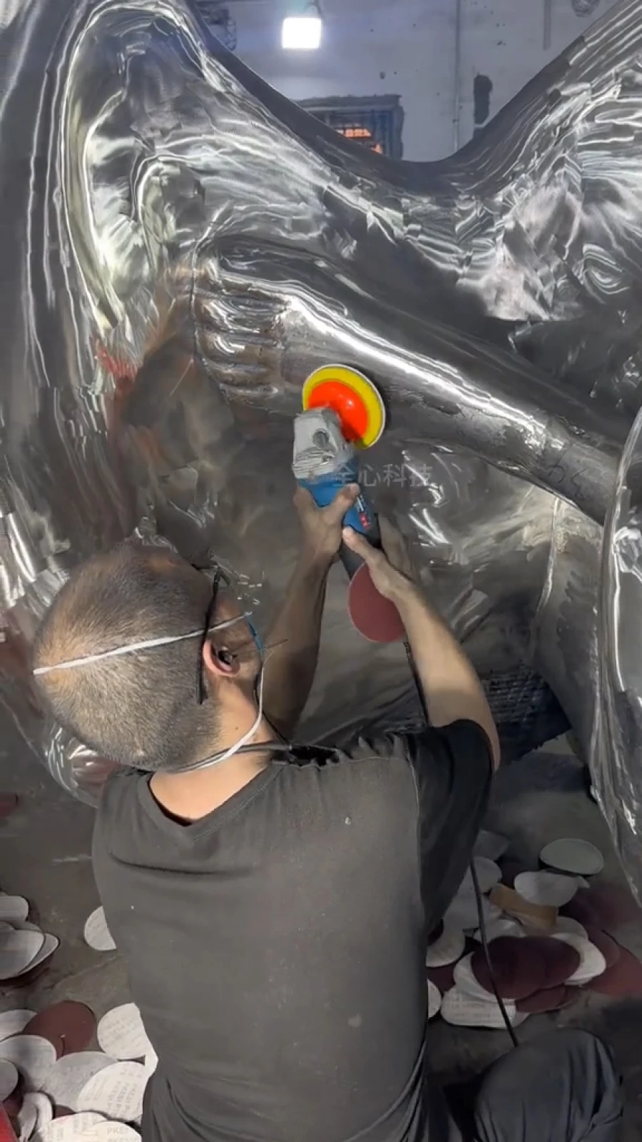 Изготовление скульптуры.