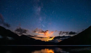 Звездное небо над Телецким озером 