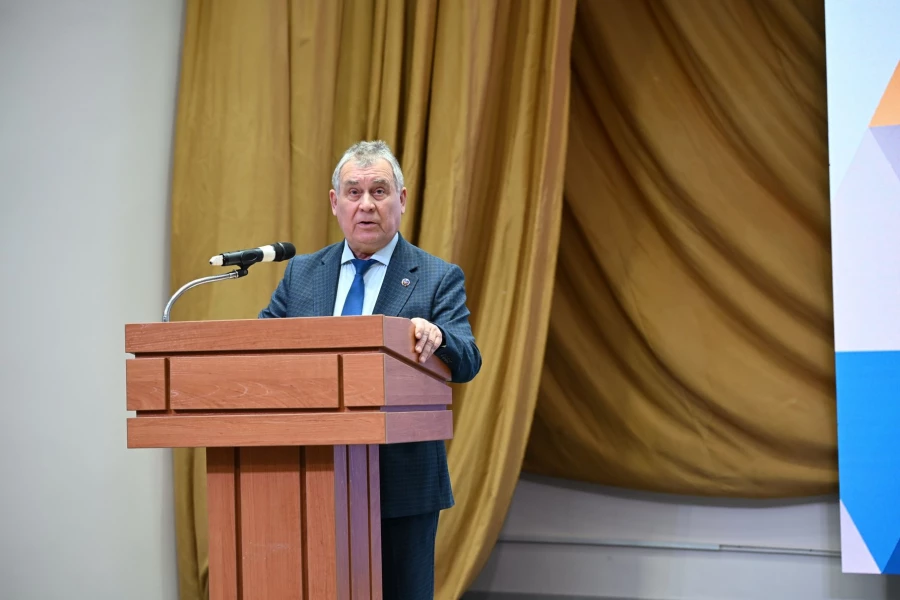 Александр Романенко.