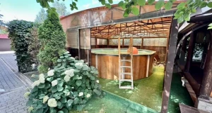 Коттедж за 33,5 млн рублей продают в Барнауле.