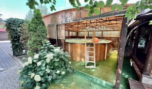 Коттедж за 33,5 млн рублей продают в Барнауле.