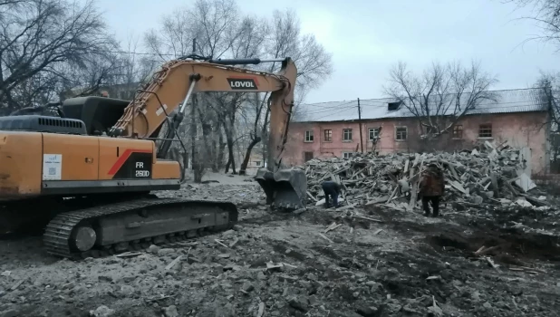 Снос дома на ул. Ярных, 40.