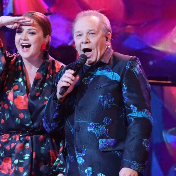 «Две звезды. Семейный подряд».