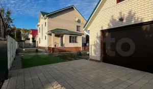 В Барнауле продают коттедж за 25 млн рублей.