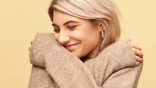 Бежевый цвет в одежде.