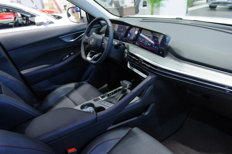 Популярный кроссовер Changan CS35 PLUS.