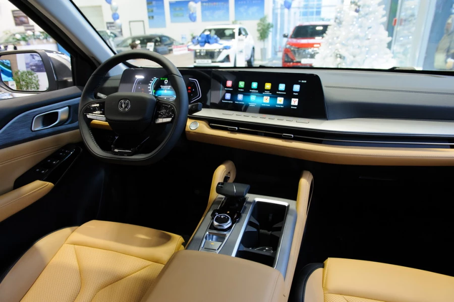 Современный пикап Changan HUNTER PLUS.