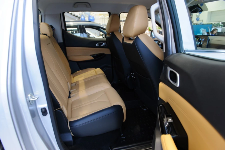 Современный пикап Changan HUNTER PLUS.