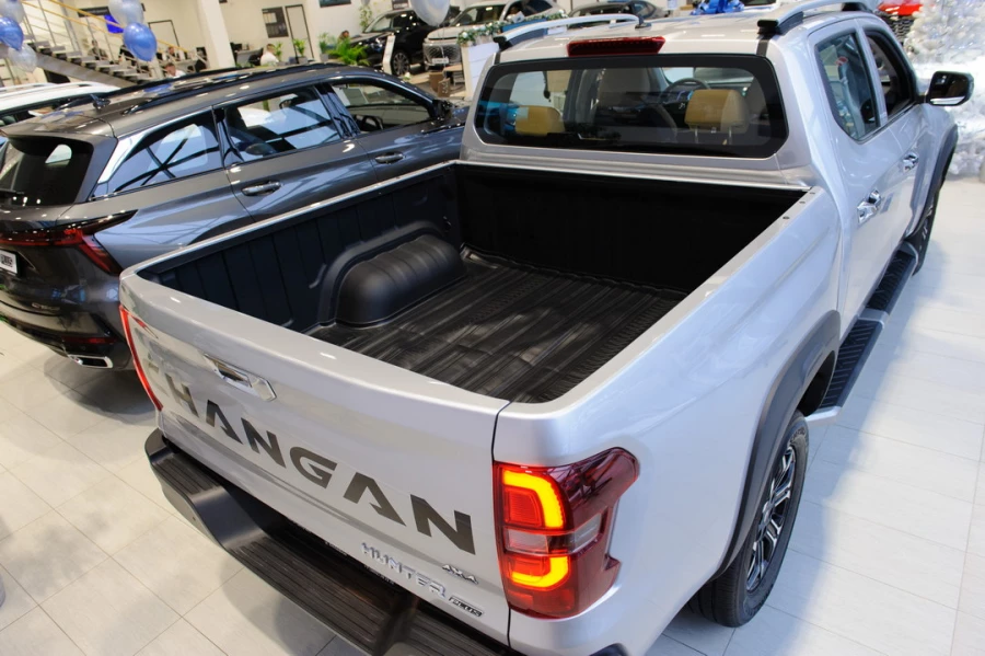 Современный пикап Changan HUNTER PLUS.