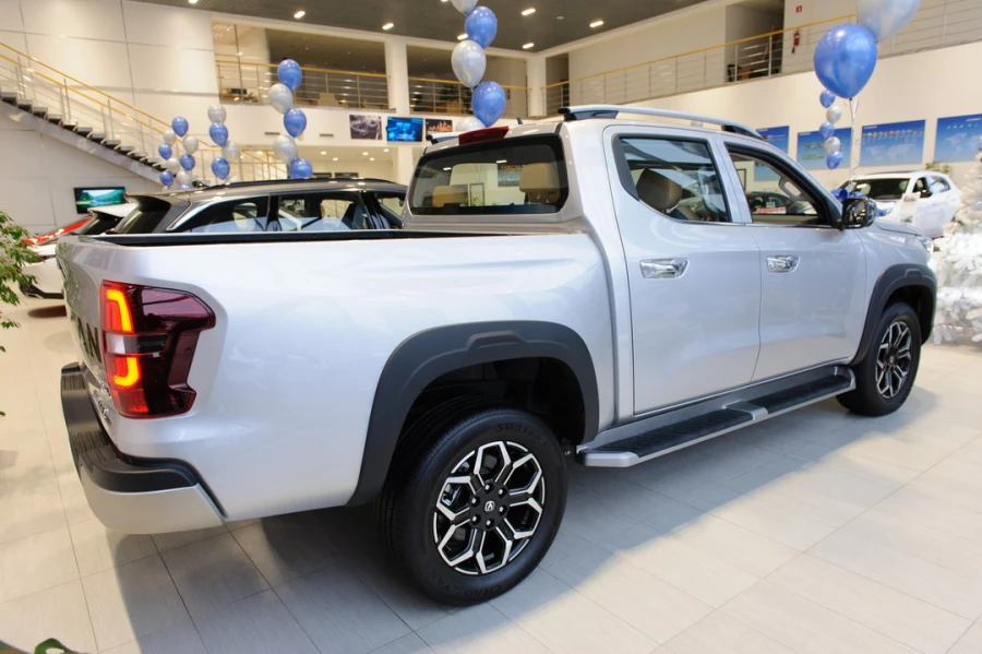 Современный пикап Changan HUNTER PLUS.