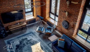 В Барнауле продают элегантное «Логово Джокера» с останками животных.