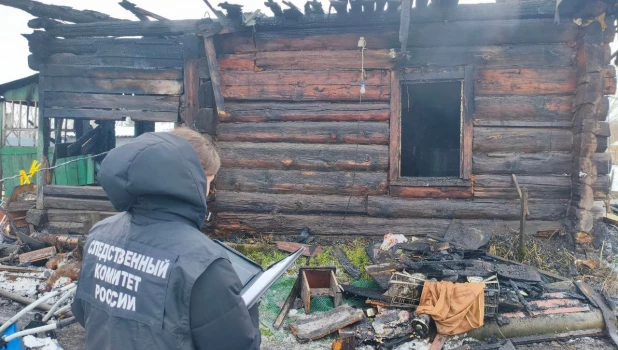 В Алтайском крае расследуют гибель детей в сильном пожаре