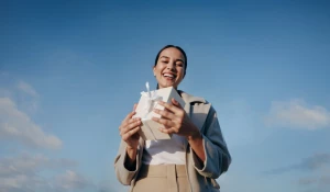 T2 вновь дарит новогодние подарки — теперь каждому.