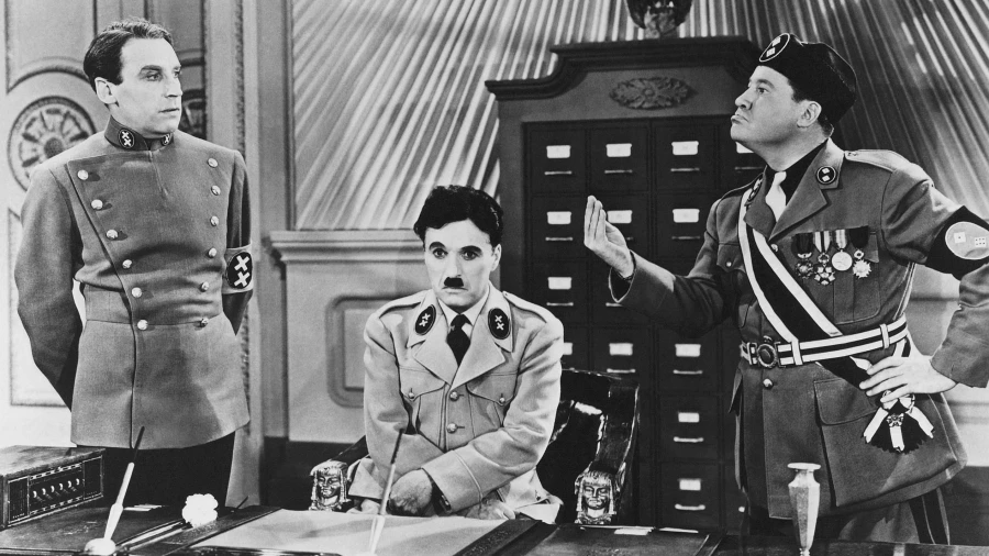 Кадр из фильма &quot;Великий диктатор&quot;.