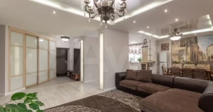 Квартира с «блестящим» хаммамом продается в Барнауле за 23 млн рублей.