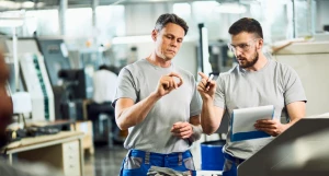 Завод. Цех. Работники.