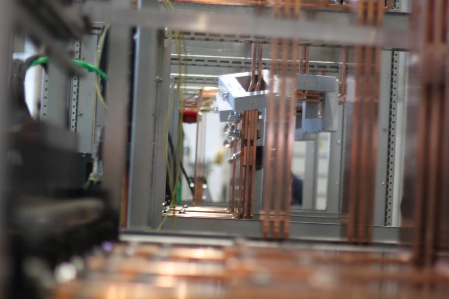 На заводе «Сибкомплект» в Барнауле.