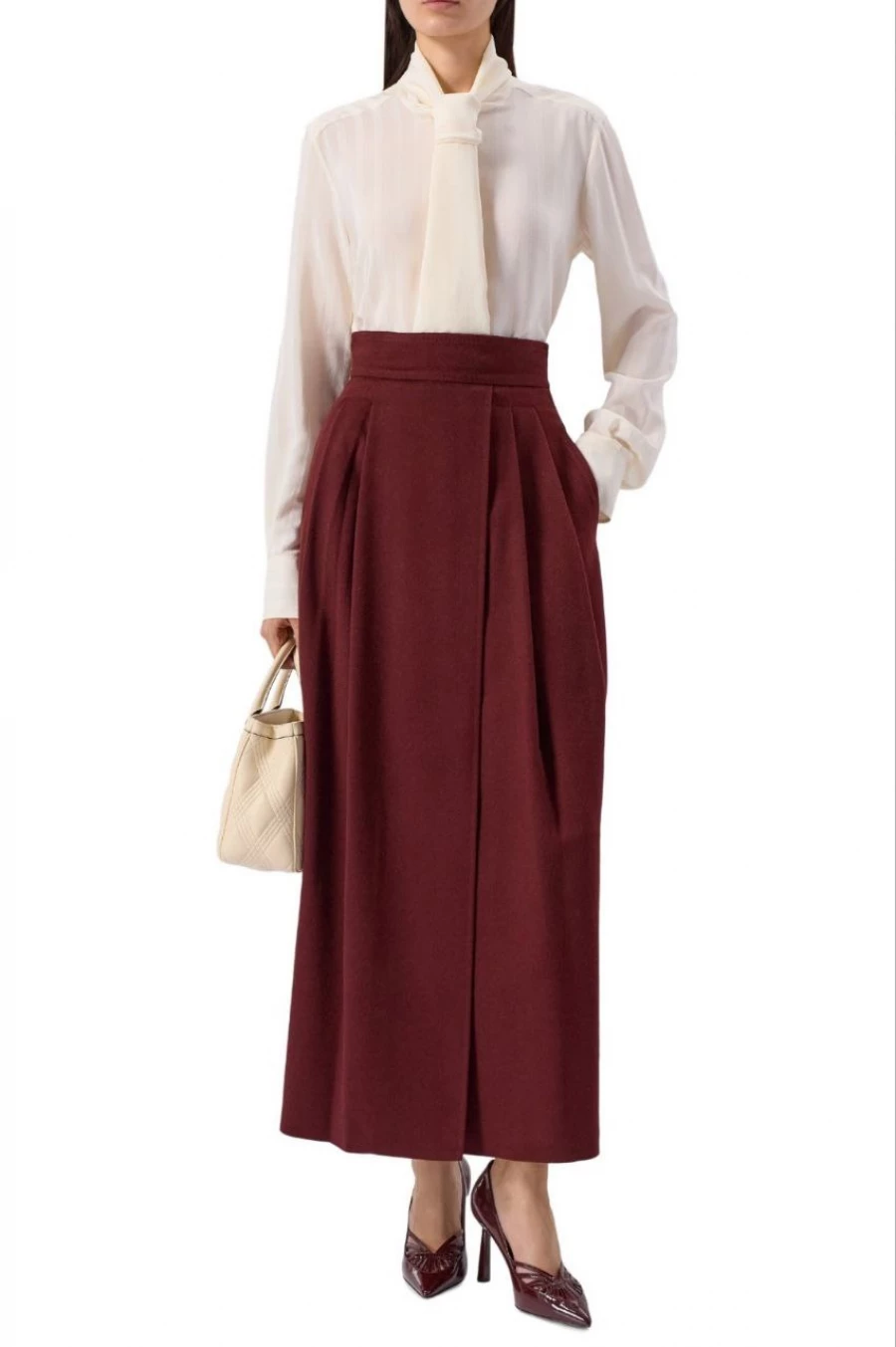 Юбка макси, 114 000 рублей.