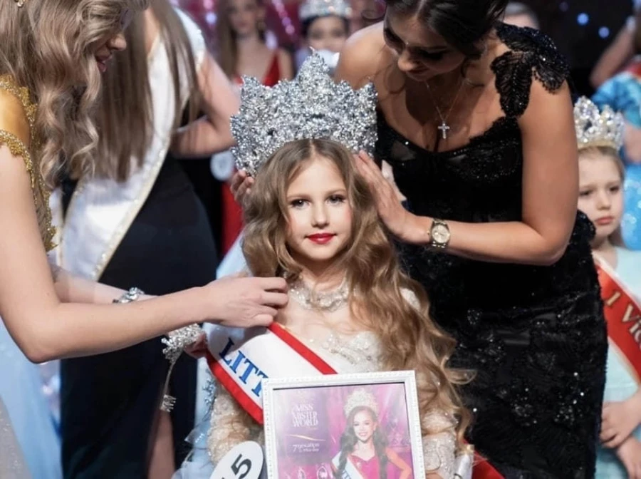 Семилетняя Стелла Крикунова из Воронежа выиграла всероссийский конкурс красоты 