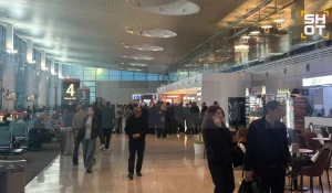 Более 150 россиян застряли в аэропорту Еревана.