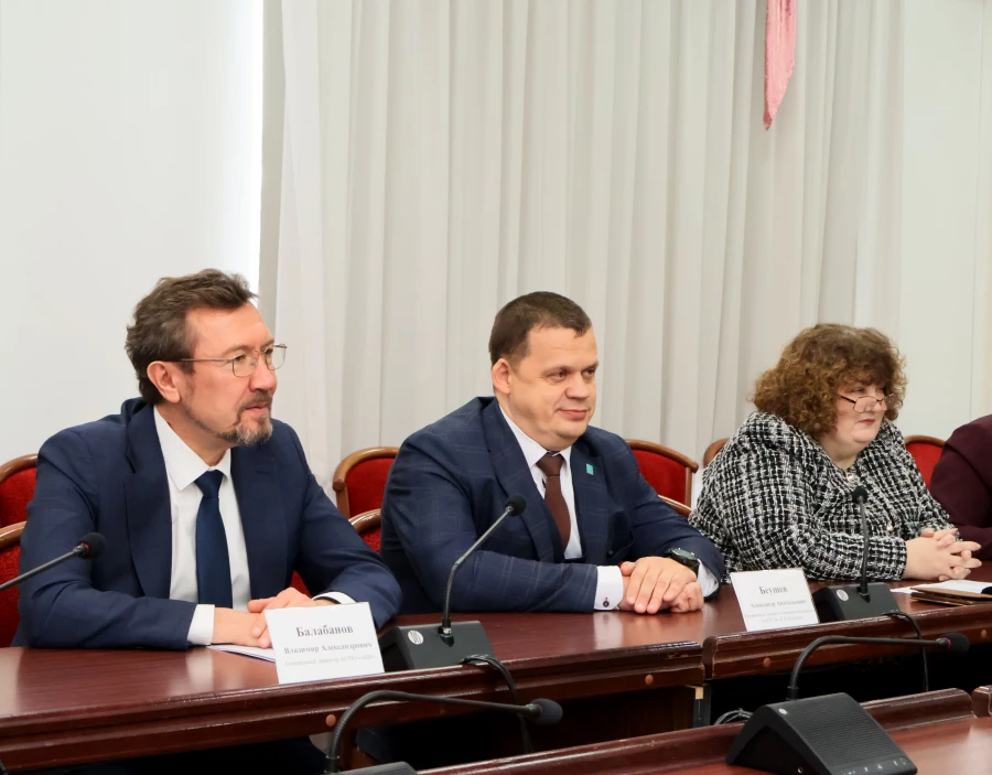 Владимир Балабанов, Александр Беушев, Ирина Шаркевич.