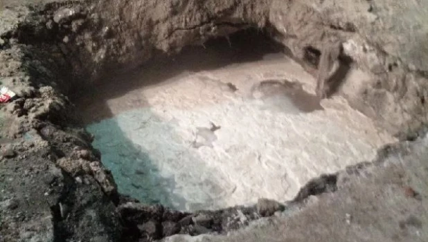 Коммунальная авария в Барнауле на ул. Песчаной, 87а.