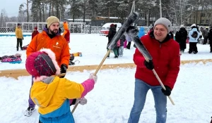 «Битва на валенках» в рамках открытия 14-го зимнего сезона Алтайской резиденции Деда Мороза.