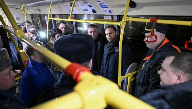 Власти устраняют последствия взрыва в многоквартирном доме.