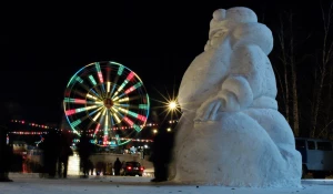 Снежные скульптуры в Барнауле.