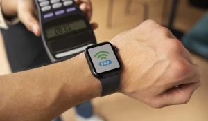 Оплата смарт-часами.