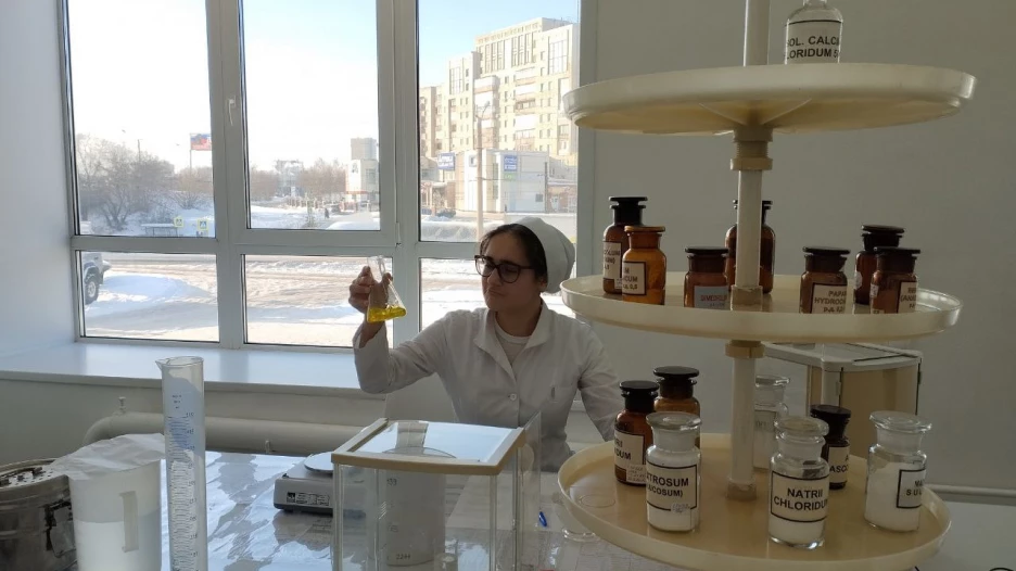 Лекарства. Лаборатория. Наука