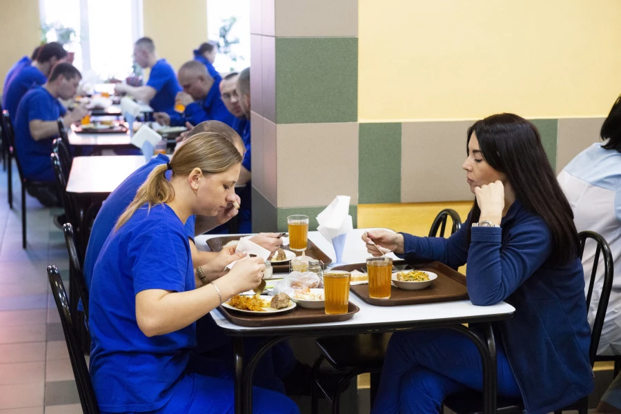 Столовая Алтайского завода прецизионных изделий.