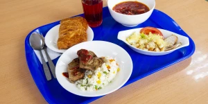 Столовая завода "Тонар".